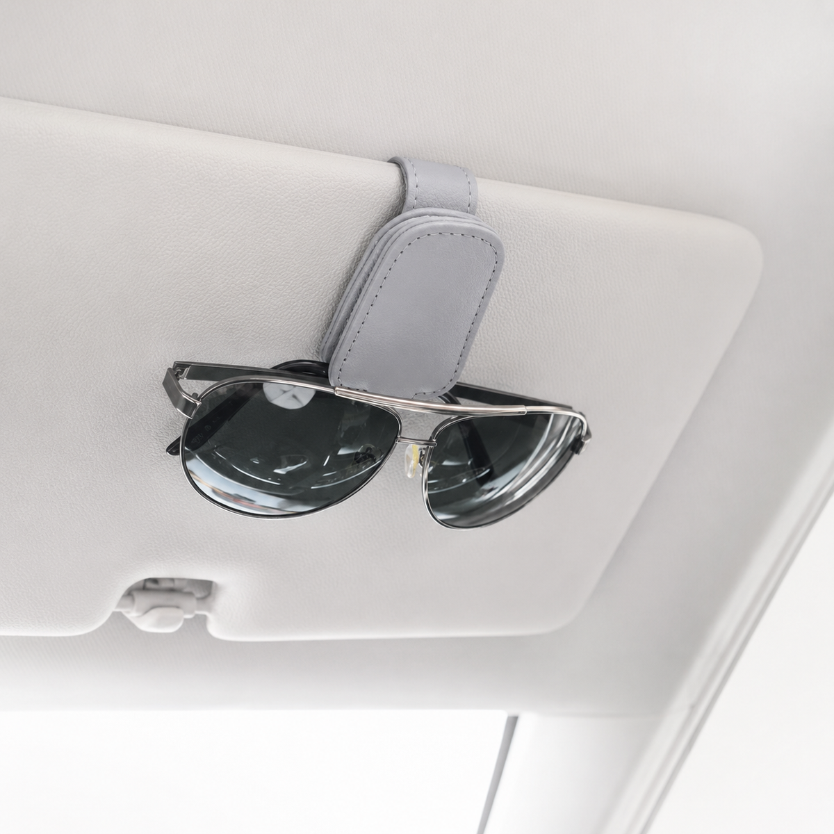 Brillenhalter Sonnenblende grau